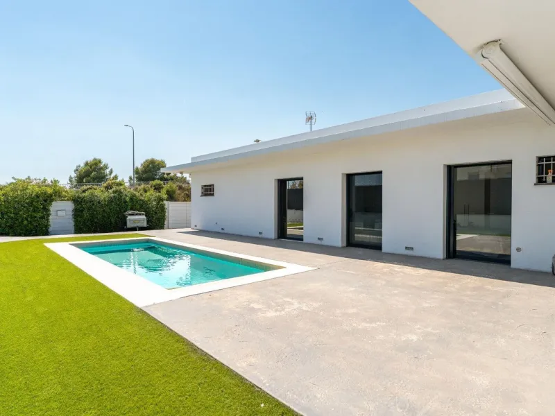 Moderna villa con piscina privada cerca del mar en Creixell, Costa Dorada