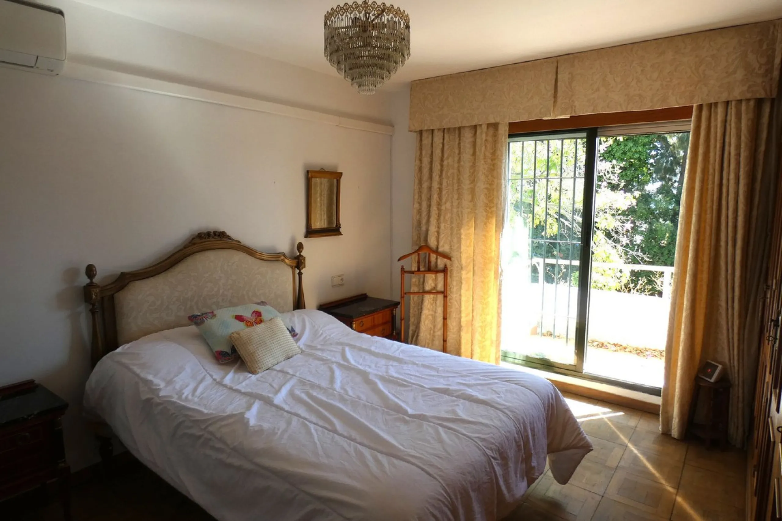 Charming villa with great potential in Urb. El Mirador, Marbella