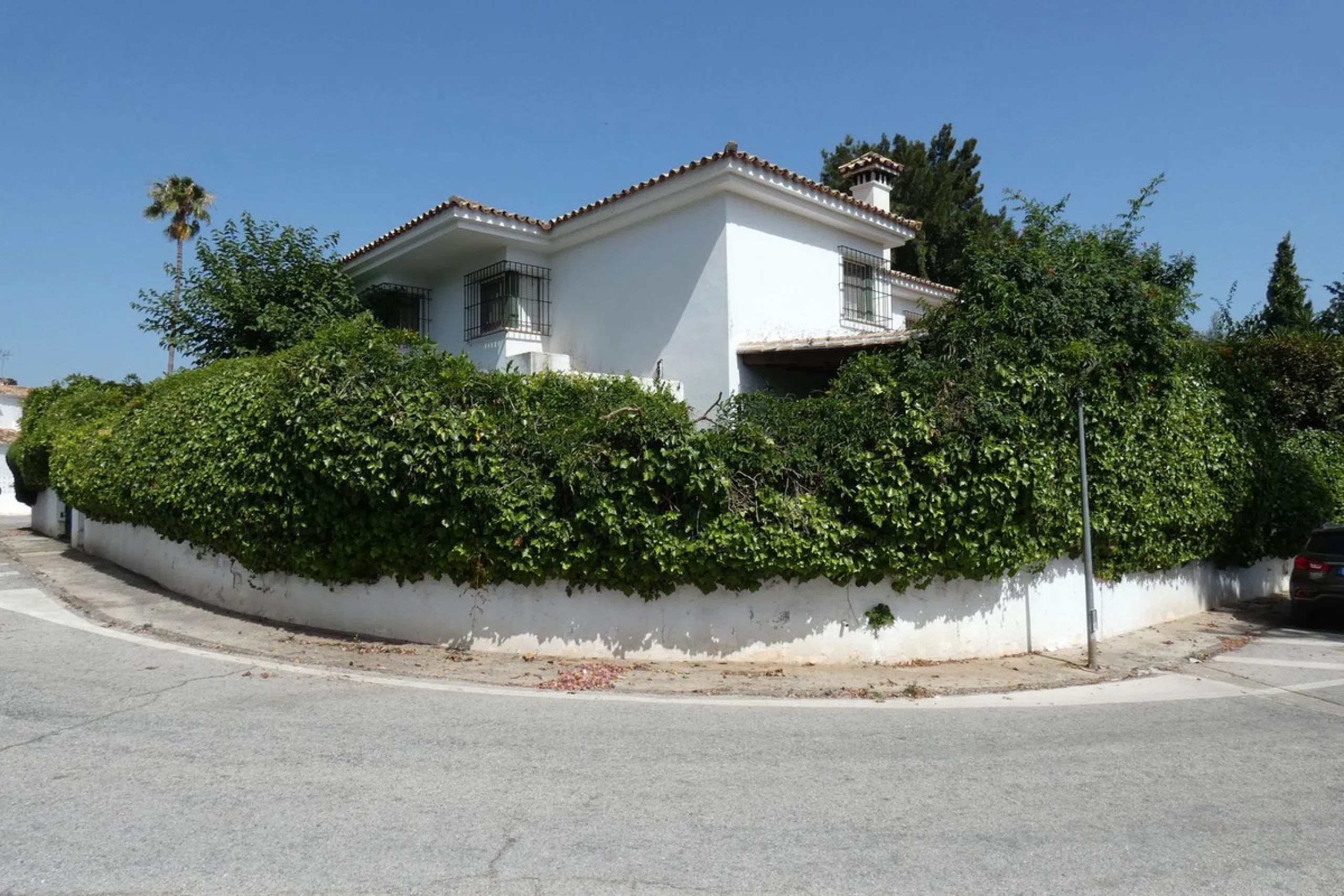 Charming villa with great potential in Urb. El Mirador, Marbella