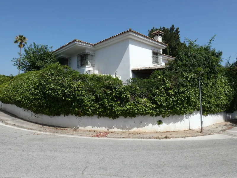 Charming villa with great potential in Urb. El Mirador, Marbella