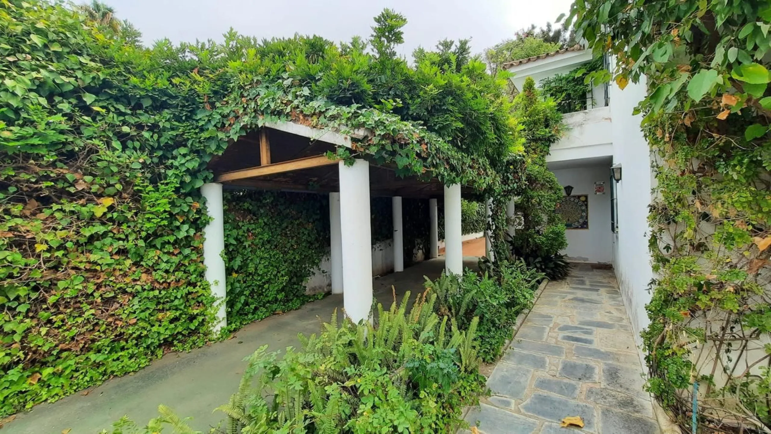 Charming villa with great potential in Urb. El Mirador, Marbella