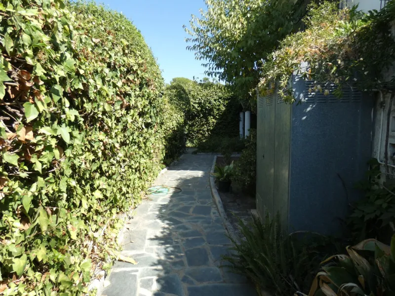Charming villa with great potential in Urb. El Mirador, Marbella