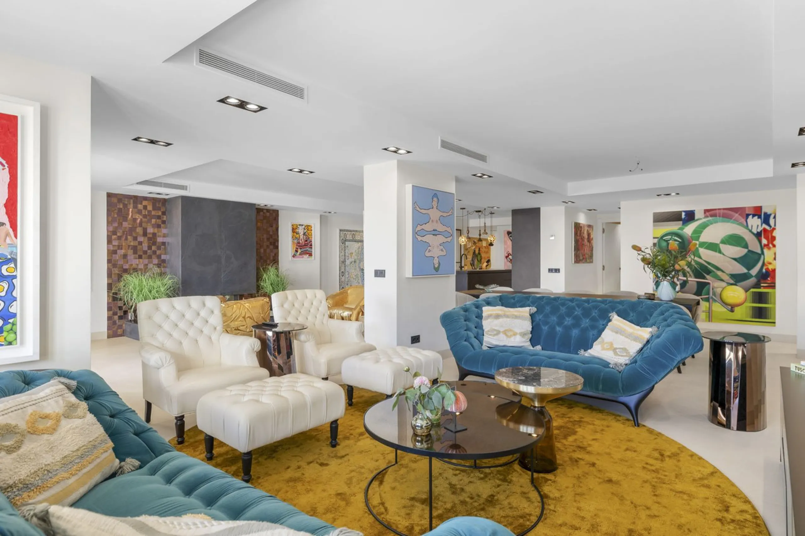 Luxury 4-Bedroom Beachfront Apartment for Sale in Playas del Duque, Puerto Banús, Marbella