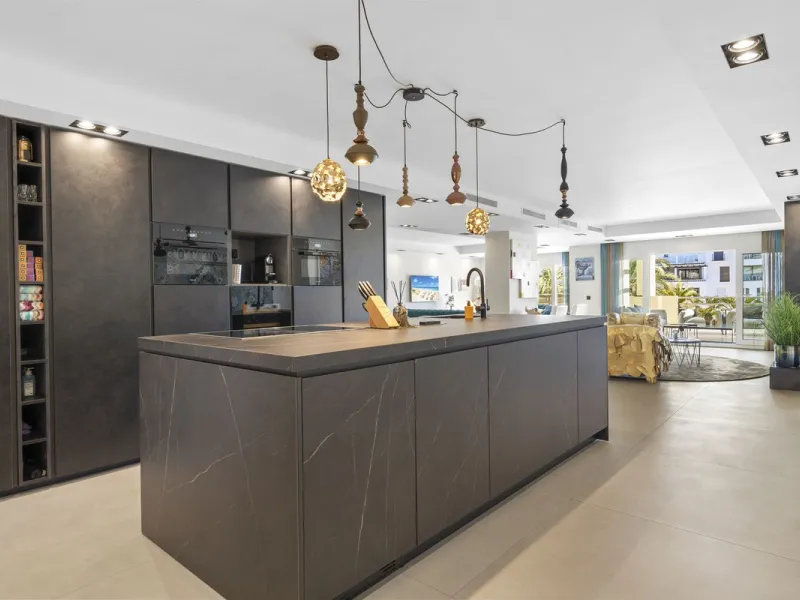 Luxury 4-Bedroom Beachfront Apartment for Sale in Playas del Duque, Puerto Banús, Marbella