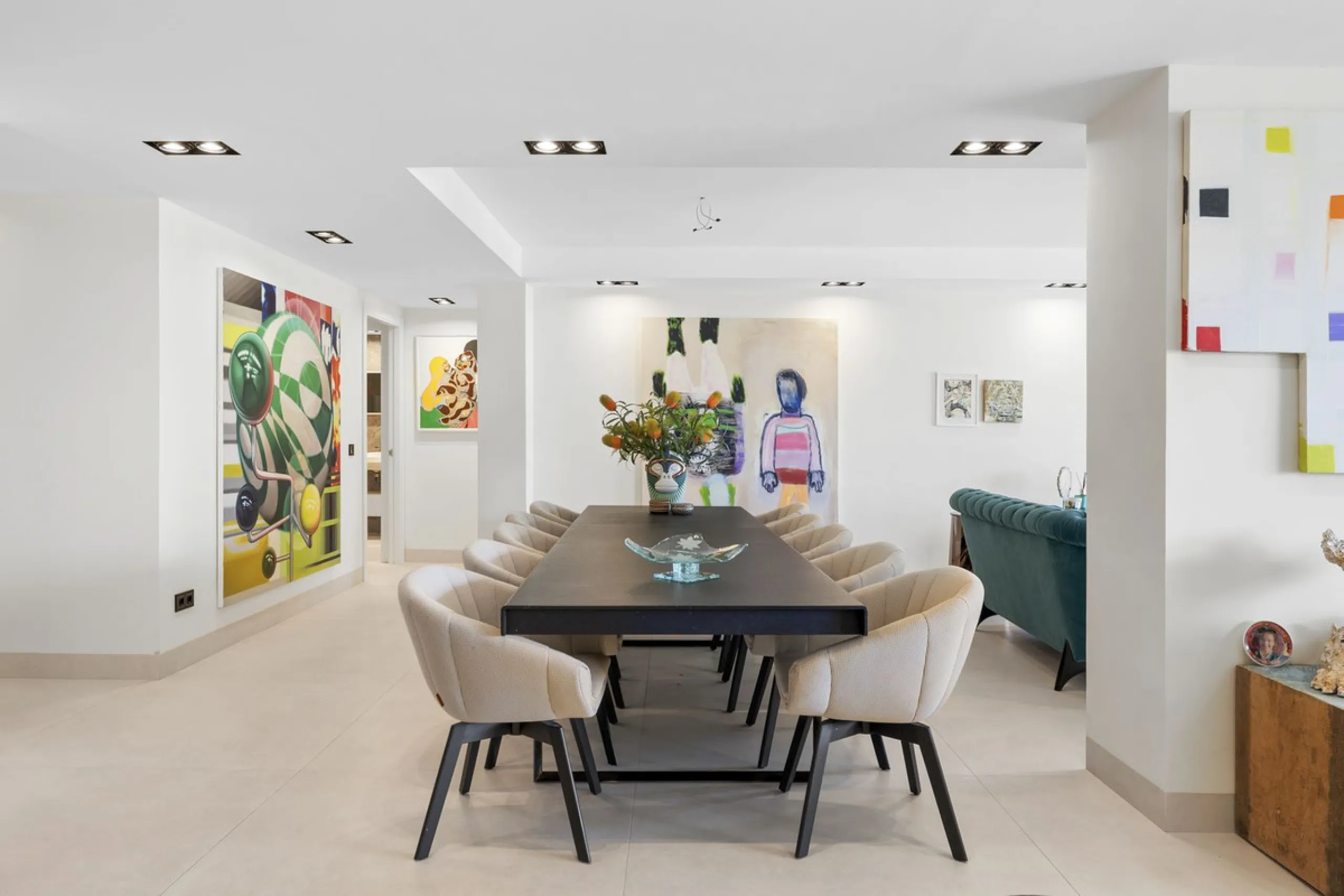 Luxury 4-Bedroom Beachfront Apartment for Sale in Playas del Duque, Puerto Banús, Marbella