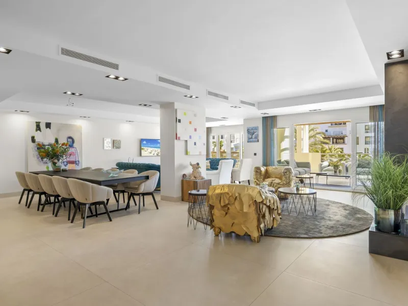 Luxury 4-Bedroom Beachfront Apartment for Sale in Playas del Duque, Puerto Banús, Marbella