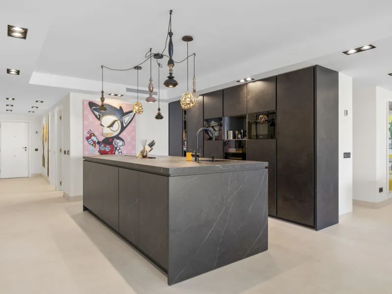 Luxury 4-Bedroom Beachfront Apartment for Sale in Playas del Duque, Puerto Banús, Marbella