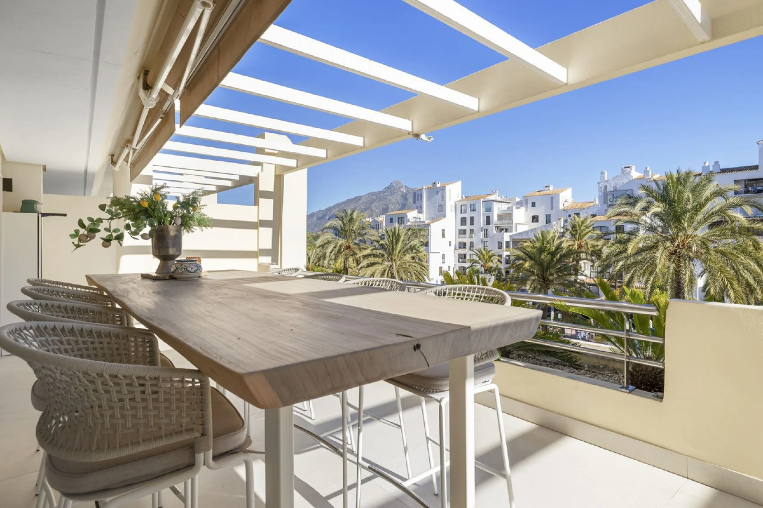Luxury 4-Bedroom Beachfront Apartment for Sale in Playas del Duque, Puerto Banús, Marbella