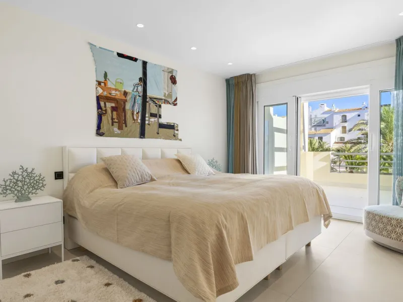 Luxury 4-Bedroom Beachfront Apartment for Sale in Playas del Duque, Puerto Banús, Marbella