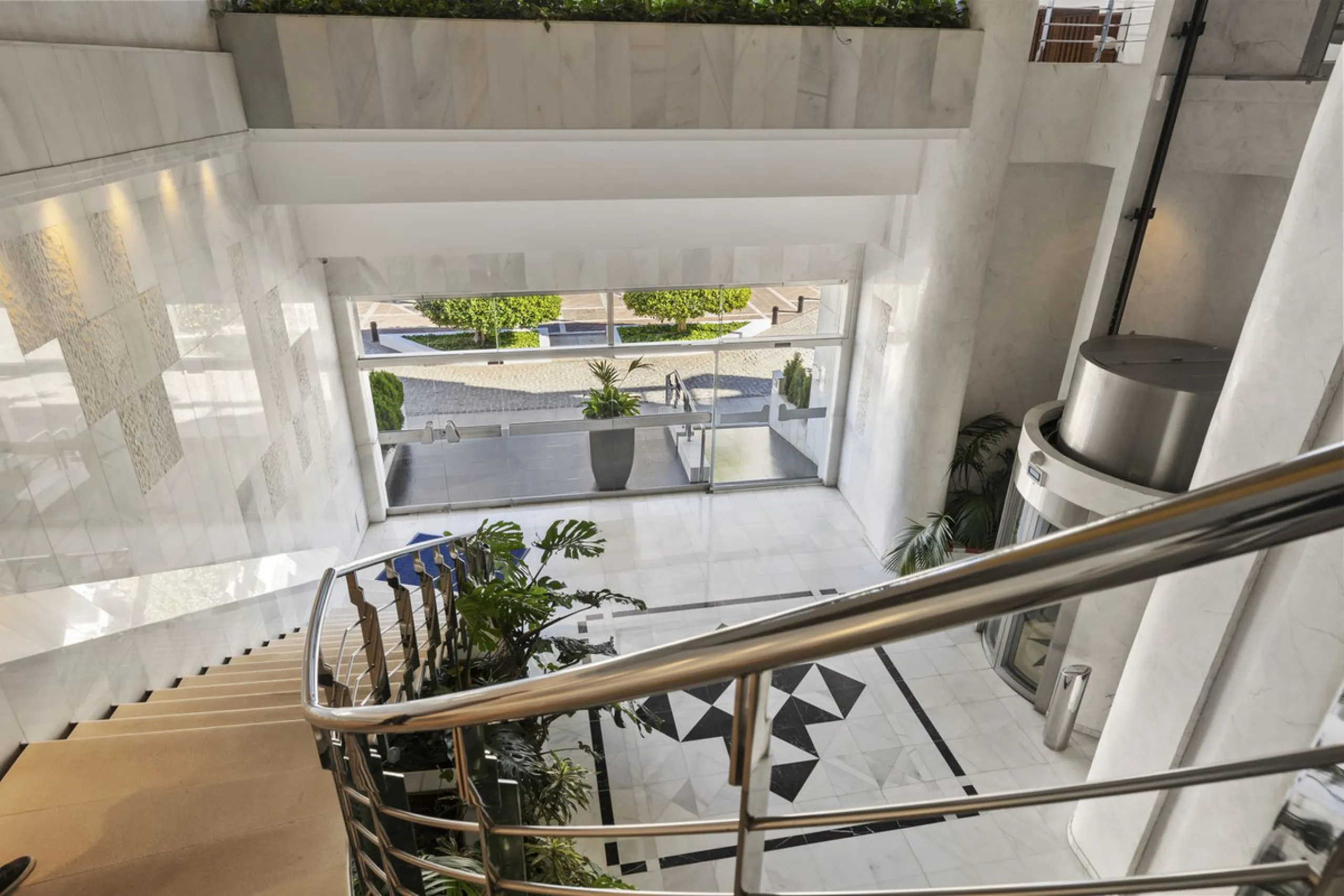 Luxury 4-Bedroom Beachfront Apartment for Sale in Playas del Duque, Puerto Banús, Marbella