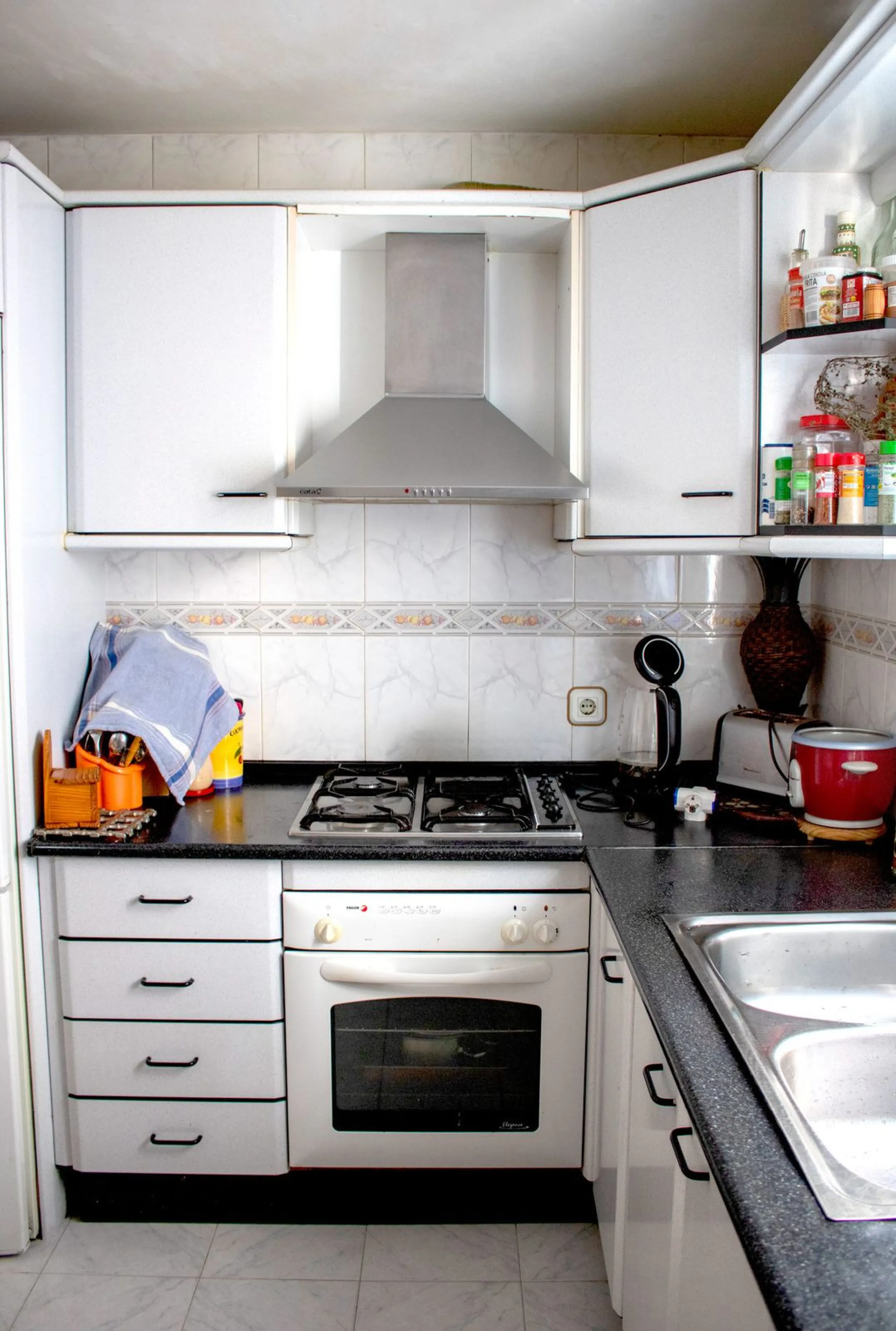 UNIQUE OPPORTUNITY  IN BEST AREA OF SAN PEDRO DE ALCÁNTARA