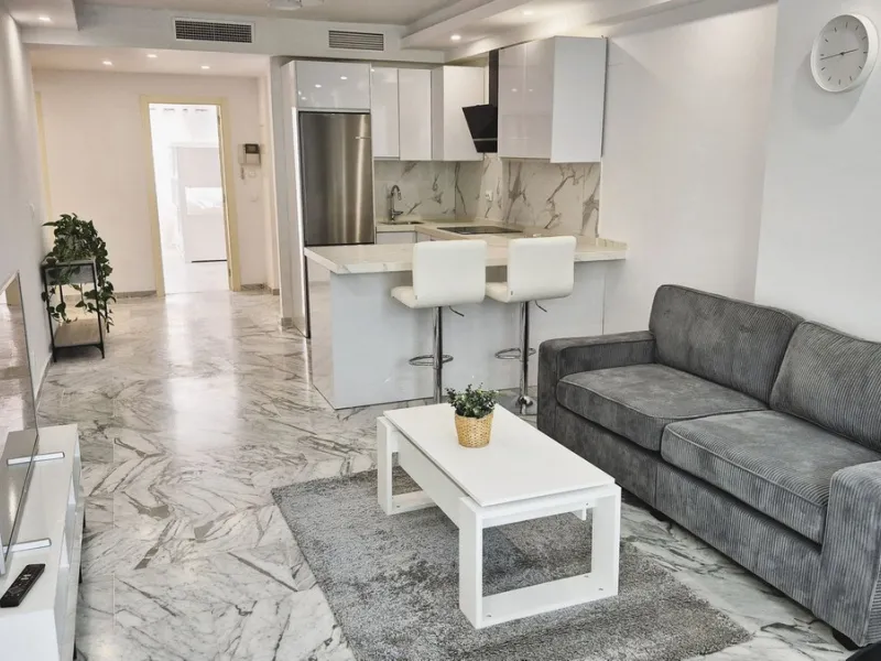 Luxury Garden Apartment in Bahía de Marbella – Renovated Elegance, Open Spaces, and Unbeatable Location.