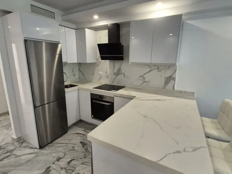 Luxury Garden Apartment in Bahía de Marbella – Renovated Elegance, Open Spaces, and Unbeatable Location.
