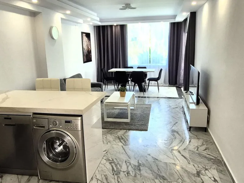 Luxury Garden Apartment in Bahía de Marbella – Renovated Elegance, Open Spaces, and Unbeatable Location.