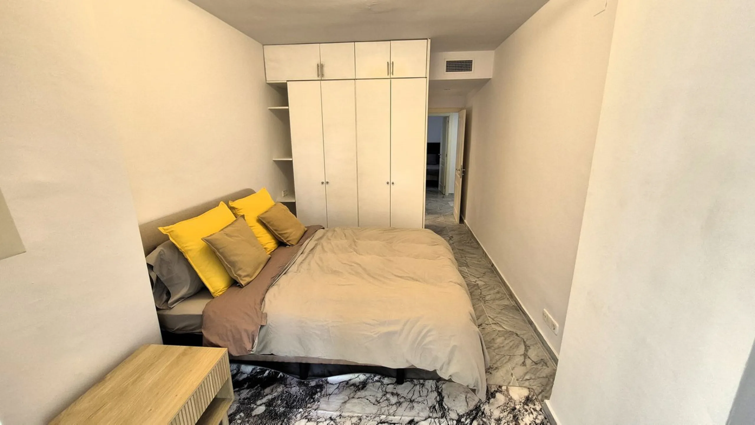 Luxury Garden Apartment in Bahía de Marbella – Renovated Elegance, Open Spaces, and Unbeatable Location.