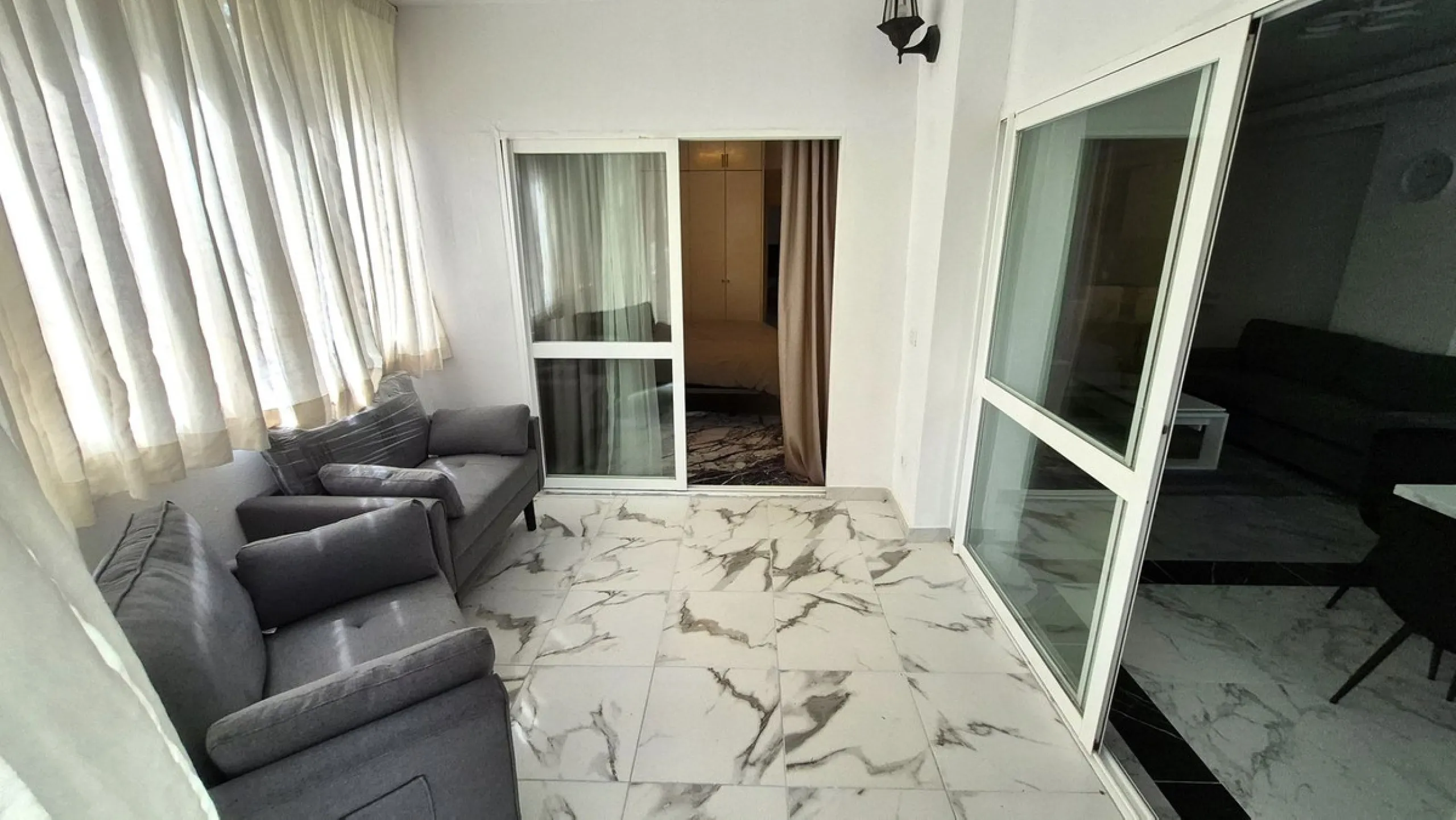 Luxury Garden Apartment in Bahía de Marbella – Renovated Elegance, Open Spaces, and Unbeatable Location.