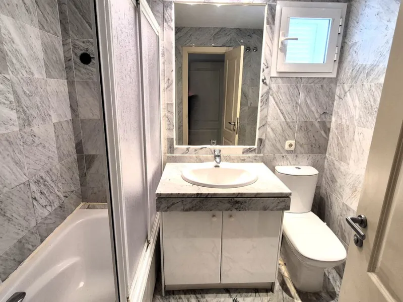 Luxury Garden Apartment in Bahía de Marbella – Renovated Elegance, Open Spaces, and Unbeatable Location.