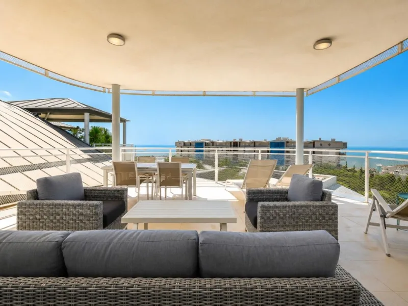 Apartment - Middle Floor Apartment в продаже в Fuengirola, Málaga. В доме 3 спален и 3 ванных комнат. Площадь дома 110 м²