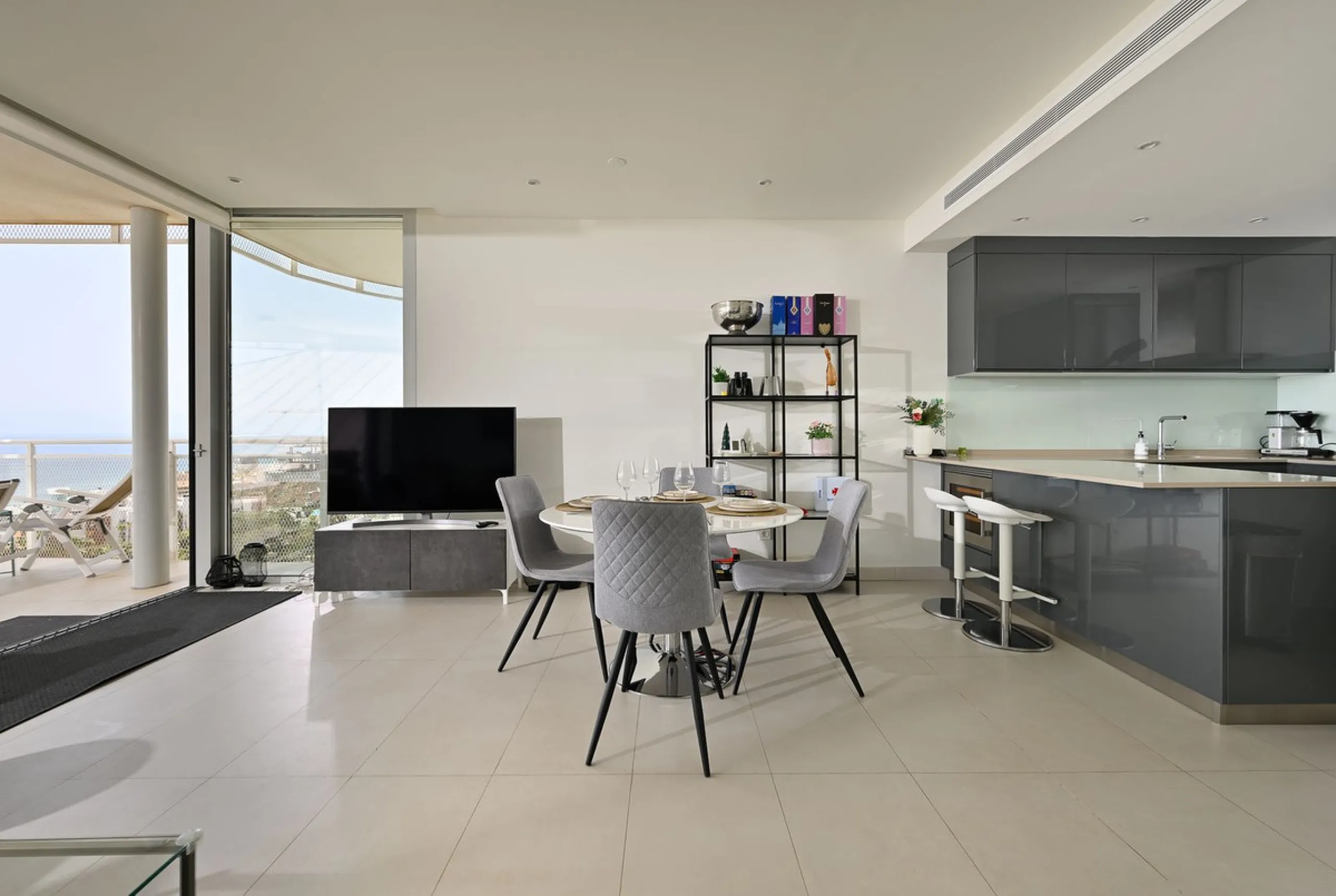 Apartment - Middle Floor Apartment в продаже в Fuengirola, Málaga. В доме 3 спален и 3 ванных комнат. Площадь дома 110 м²