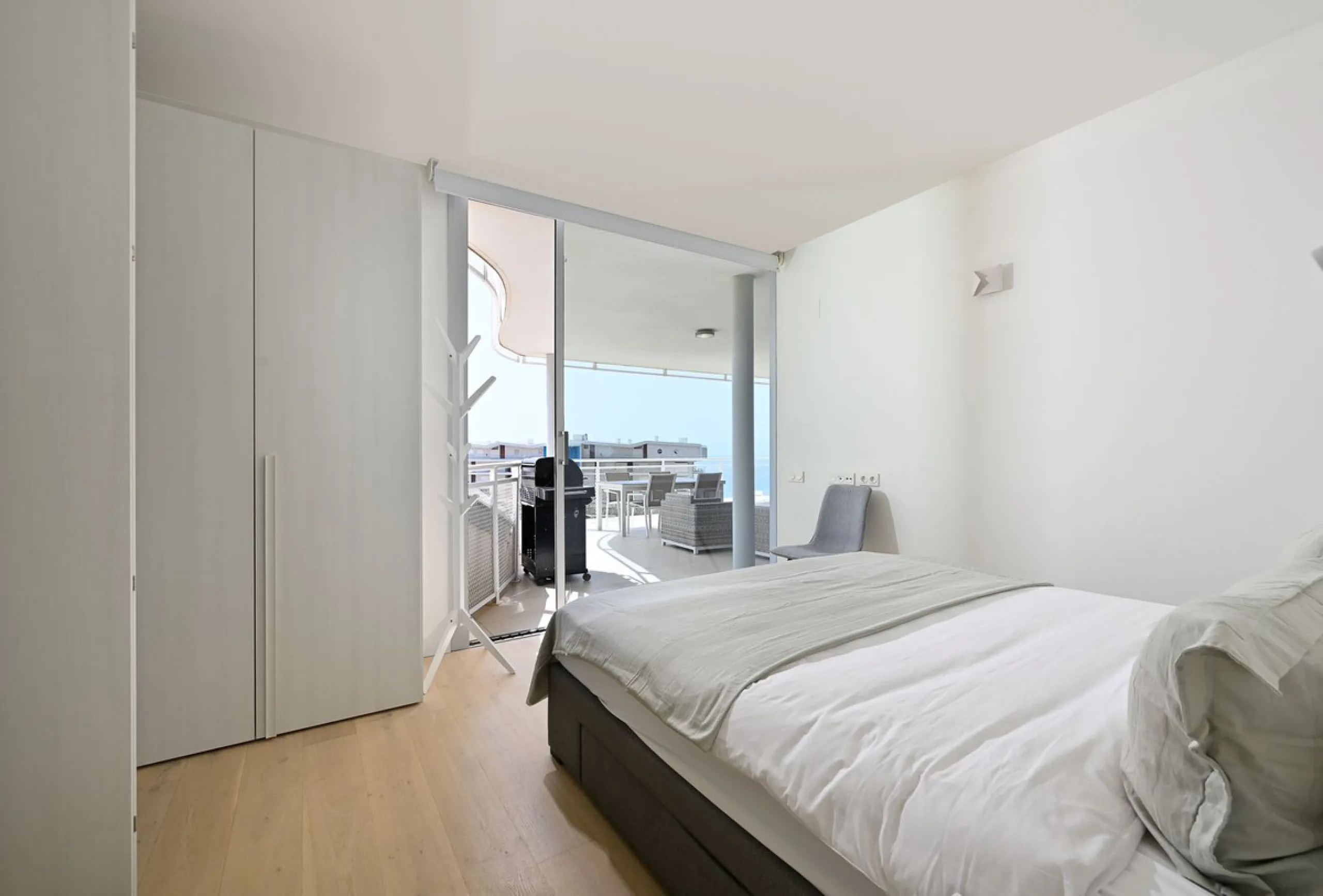 Apartment - Middle Floor Apartment в продаже в Fuengirola, Málaga. В доме 3 спален и 3 ванных комнат. Площадь дома 110 м²