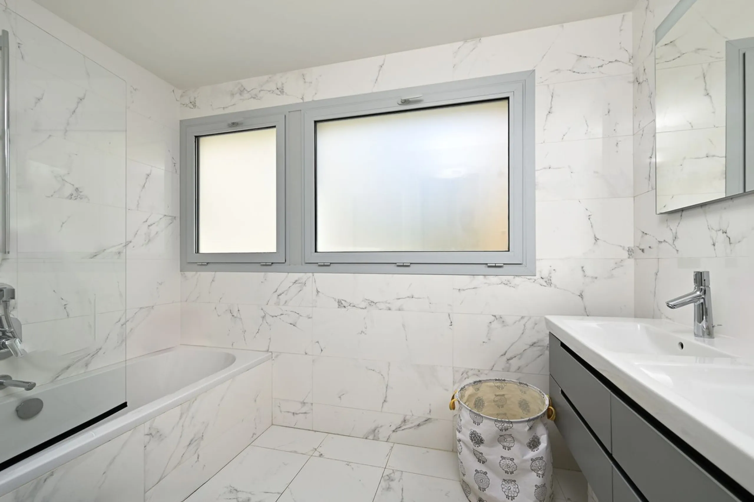 Apartment - Middle Floor Apartment в продаже в Fuengirola, Málaga. В доме 3 спален и 3 ванных комнат. Площадь дома 110 м²