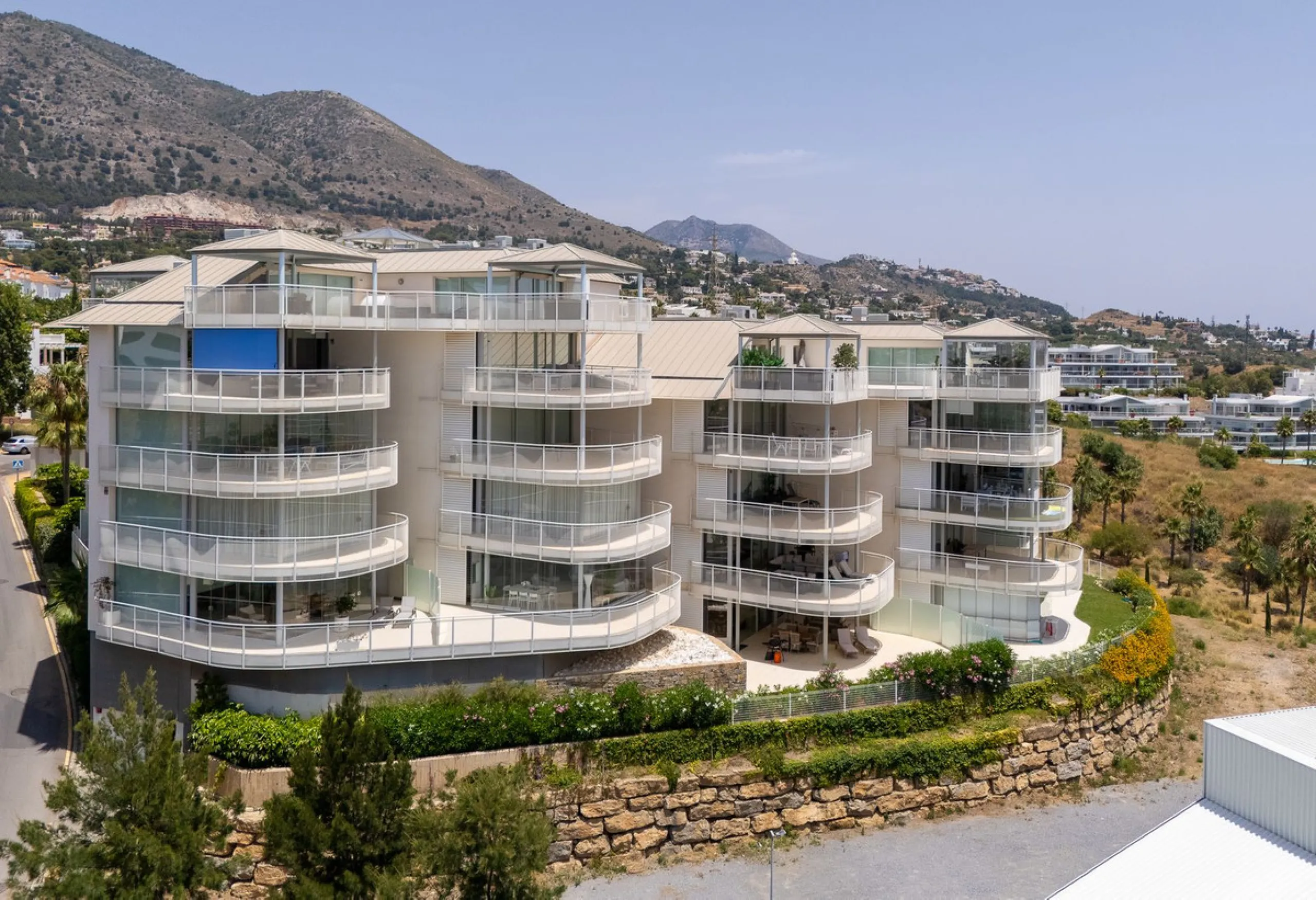 Apartment - Middle Floor Apartment в продаже в Fuengirola, Málaga. В доме 3 спален и 3 ванных комнат. Площадь дома 110 м²