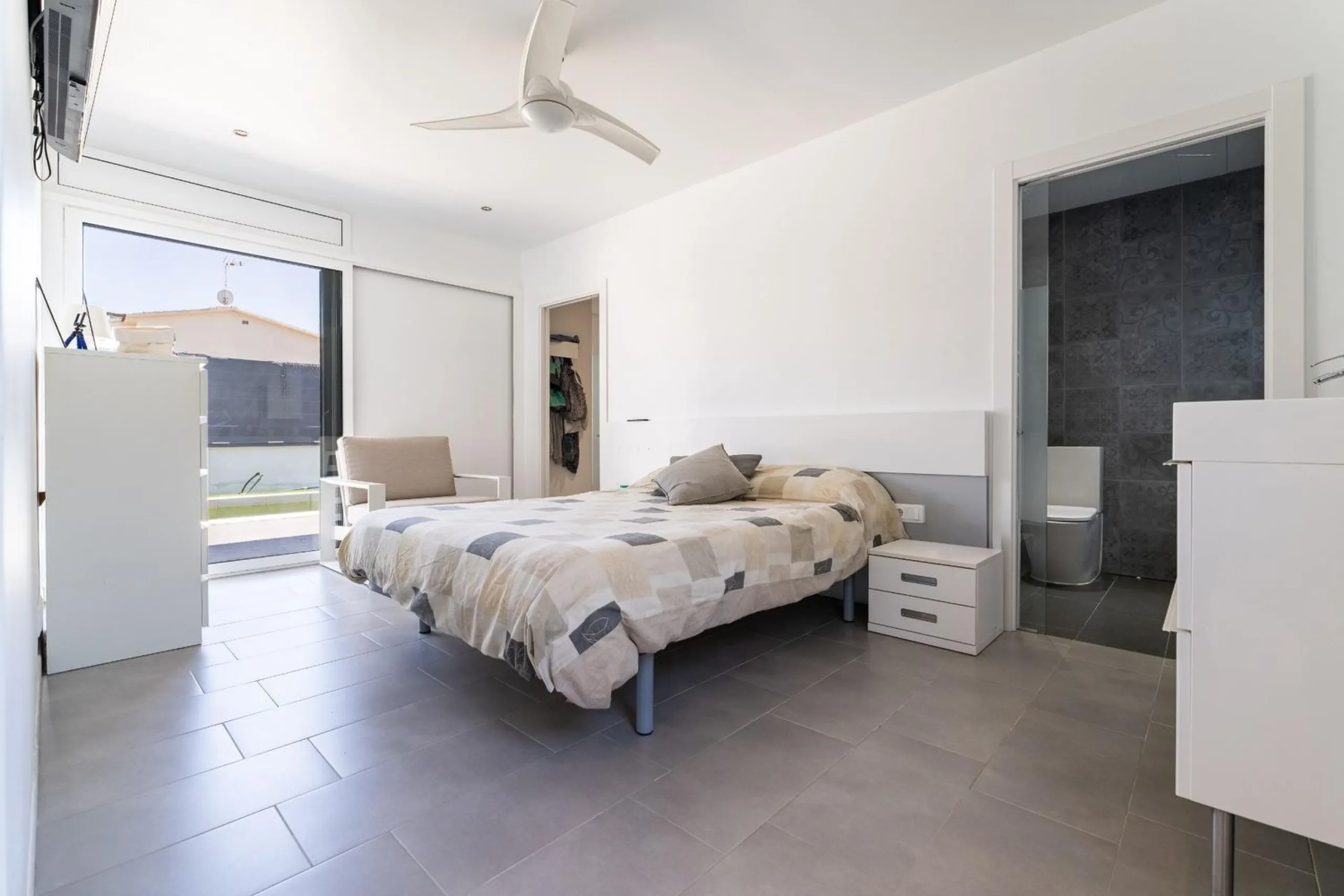 Moderna villa con piscina privada cerca del mar en Creixell, Costa Dorada