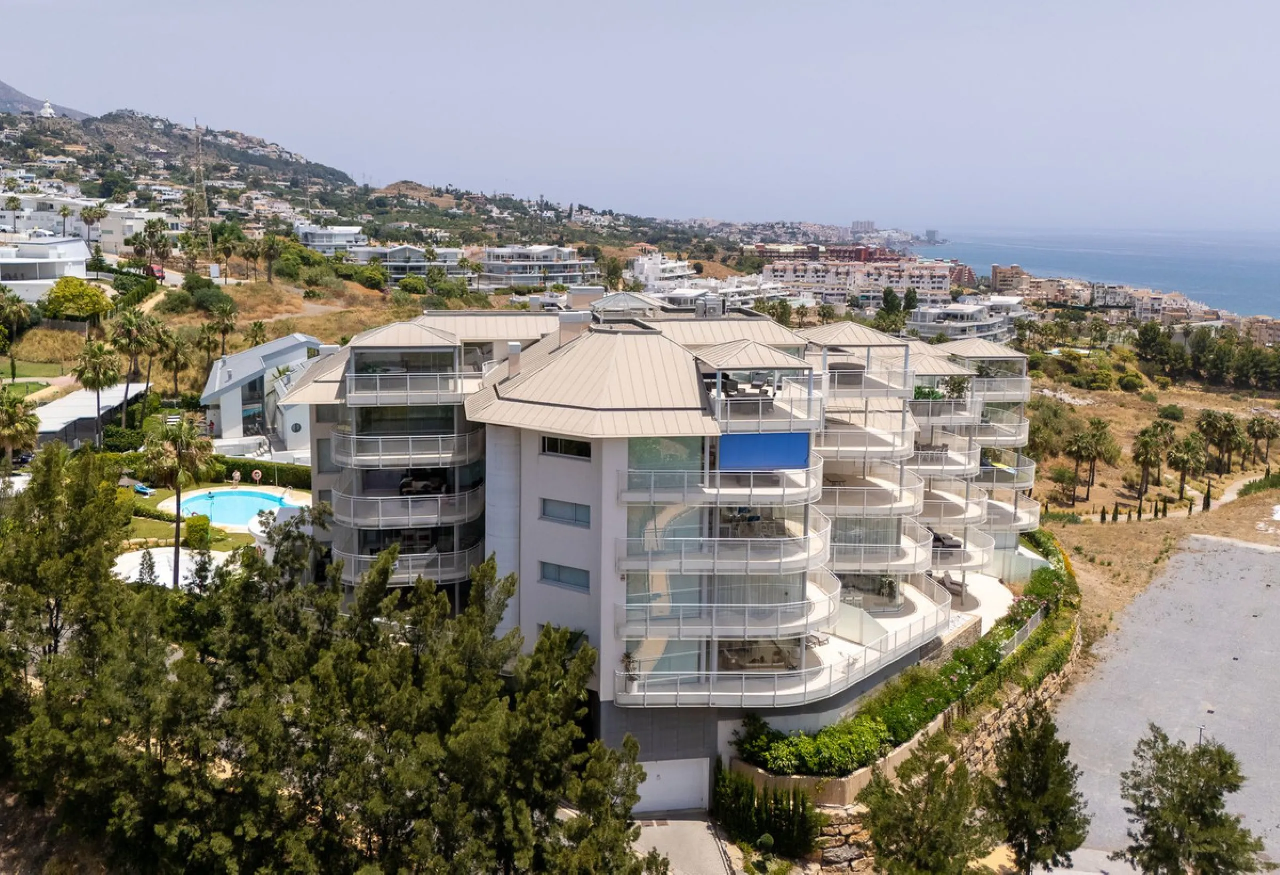 Apartment - Middle Floor Apartment в продаже в Fuengirola, Málaga. В доме 3 спален и 3 ванных комнат. Площадь дома 110 м²