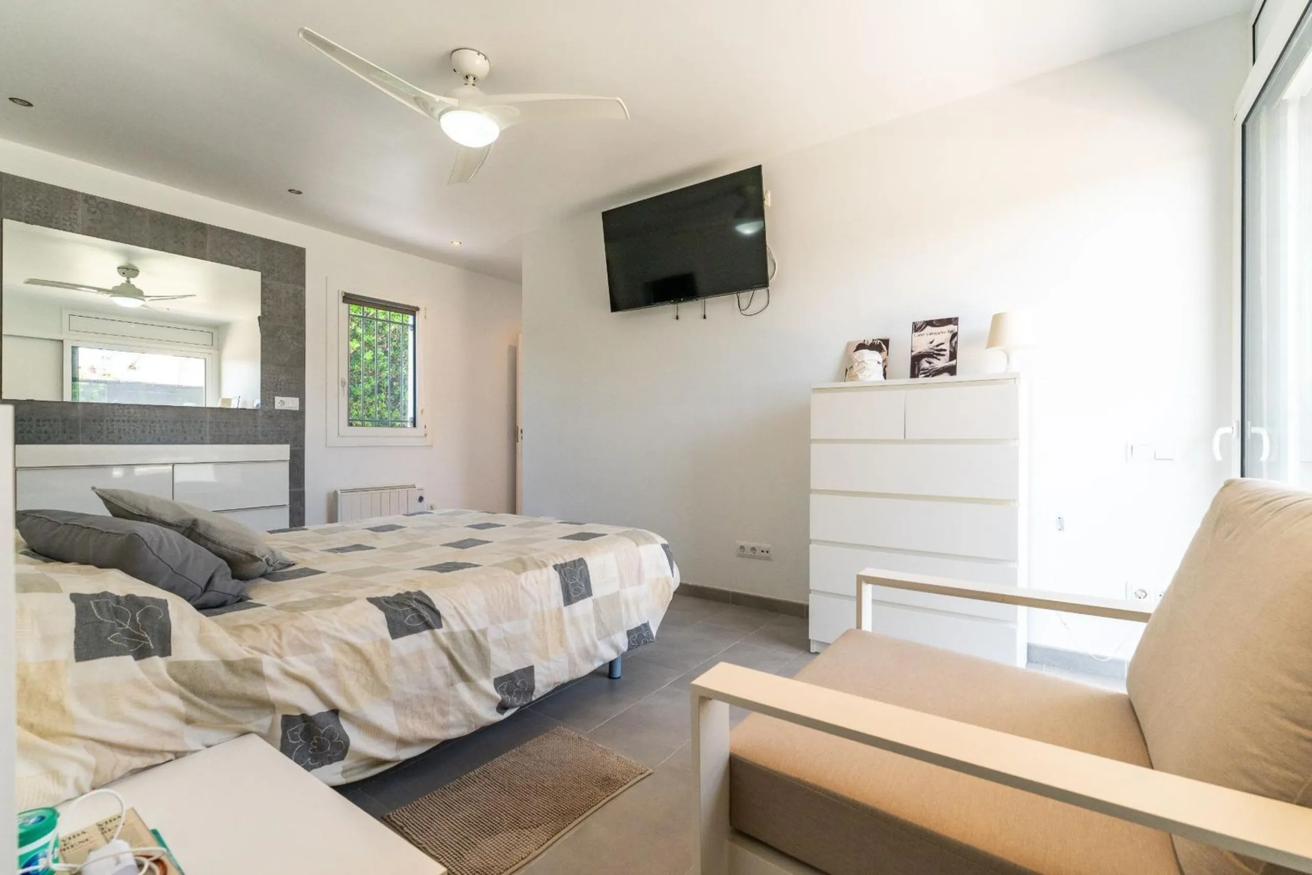 Moderna villa con piscina privada cerca del mar en Creixell, Costa Dorada