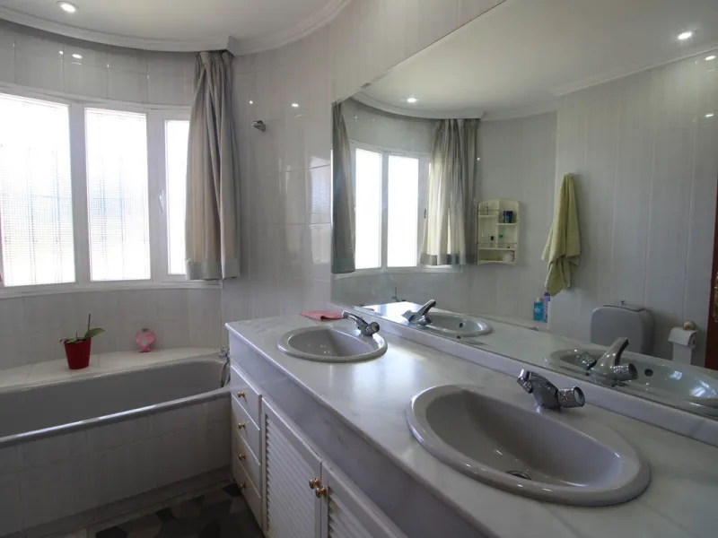 La Campana area in Nueva Andalucia is a thriving community with a vast array of amenities. Offered for sale is this house situated walking distance from all local services. The property enjoys far reaching views towards the sea and the spacious accommodat