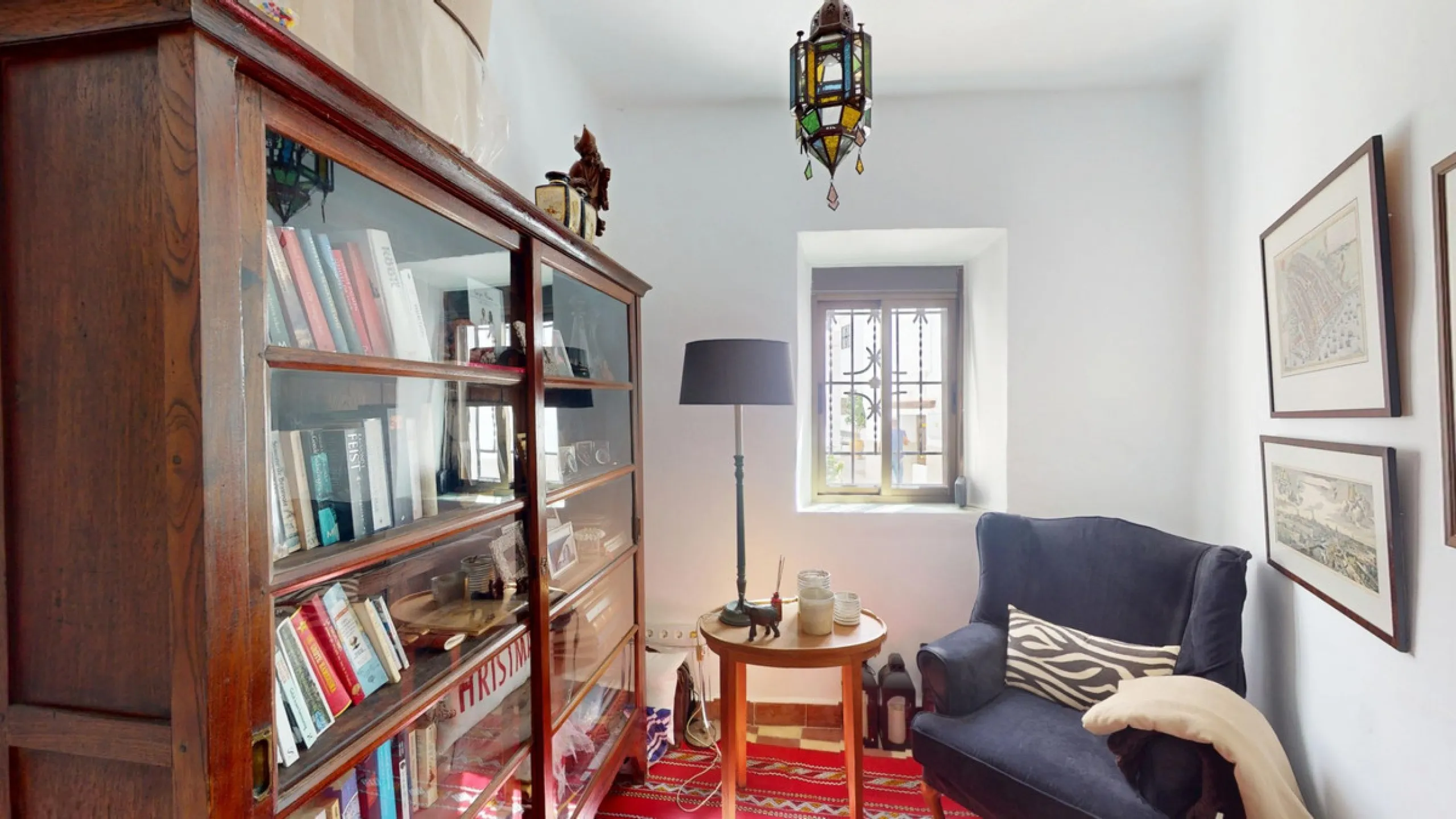 This extraordinary property blends over 400 years of history with contemporary living comfort. In 2022, it underwent a full renovation with great attention to detail and a strong focus on quality and sustainability. Since 1572, the house belonged to the d