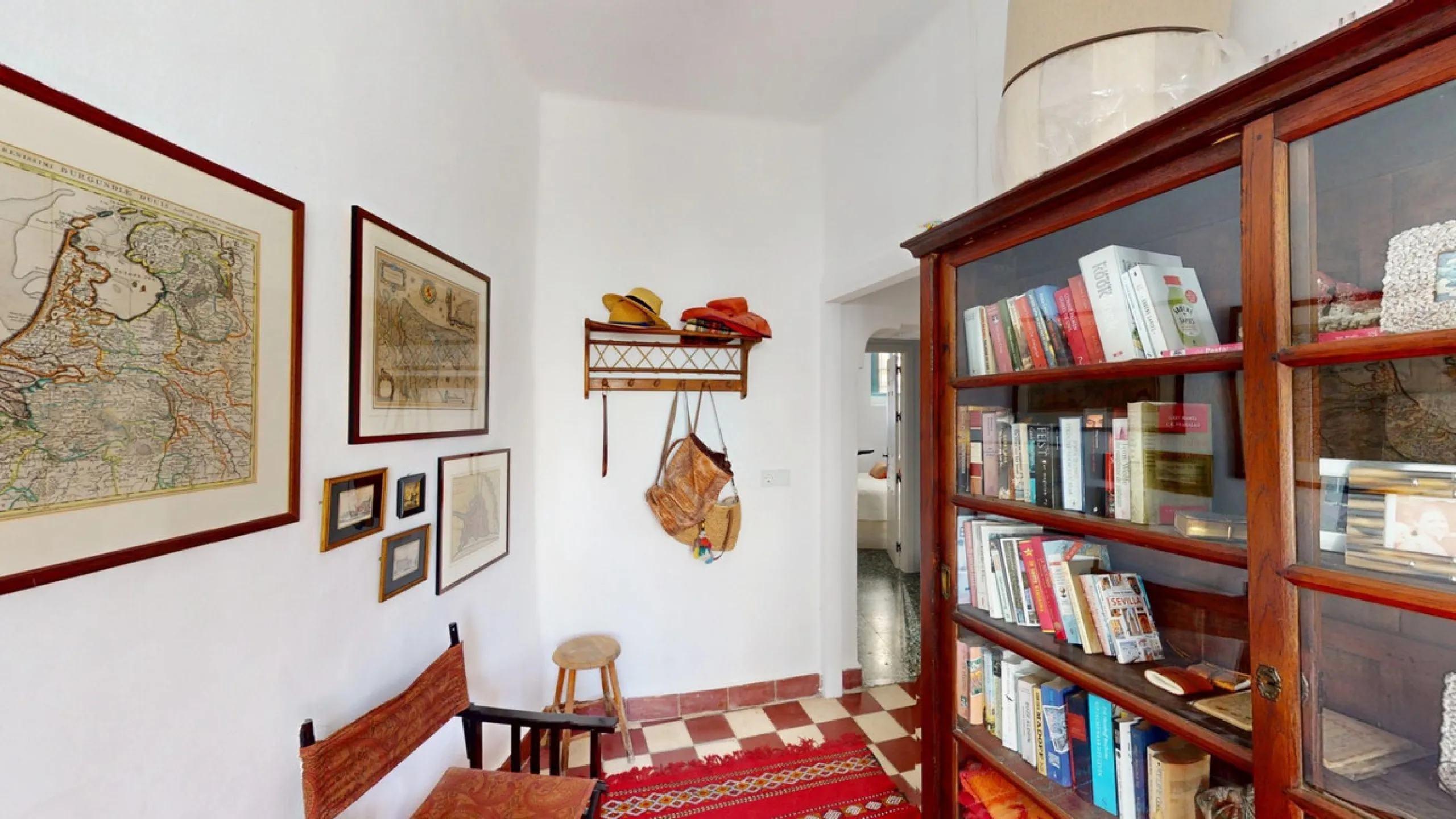 This extraordinary property blends over 400 years of history with contemporary living comfort. In 2022, it underwent a full renovation with great attention to detail and a strong focus on quality and sustainability. Since 1572, the house belonged to the d