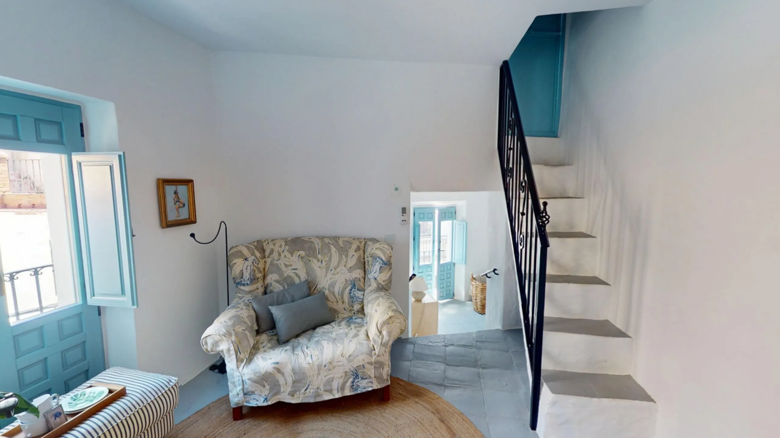 This extraordinary property blends over 400 years of history with contemporary living comfort. In 2022, it underwent a full renovation with great attention to detail and a strong focus on quality and sustainability. Since 1572, the house belonged to the d