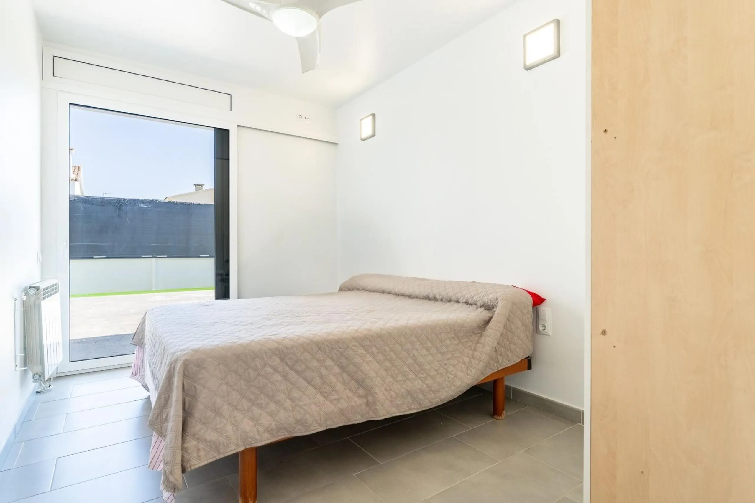 Moderna villa con piscina privada cerca del mar en Creixell, Costa Dorada
