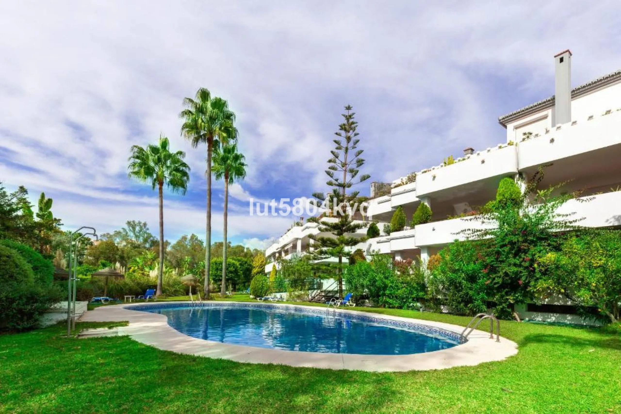 Welcome to Balcon de Puente Romano – a gated community on Marbella's prestigious Golden Mile.