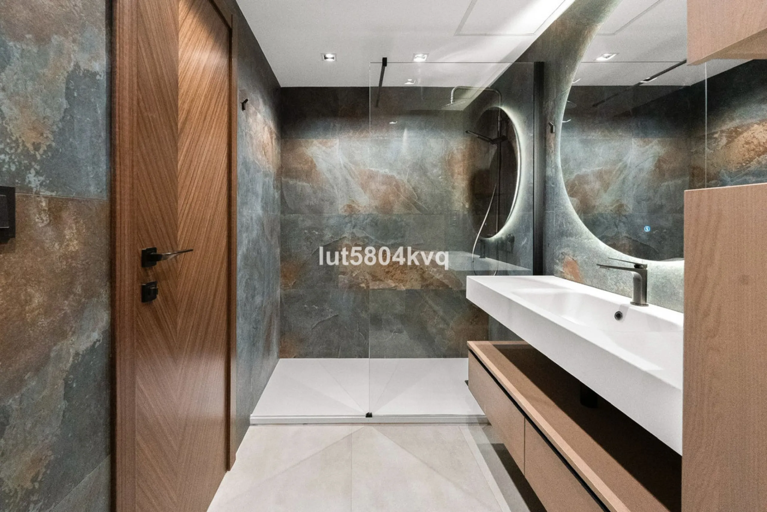 Welcome to Balcon de Puente Romano – a gated community on Marbella's prestigious Golden Mile.