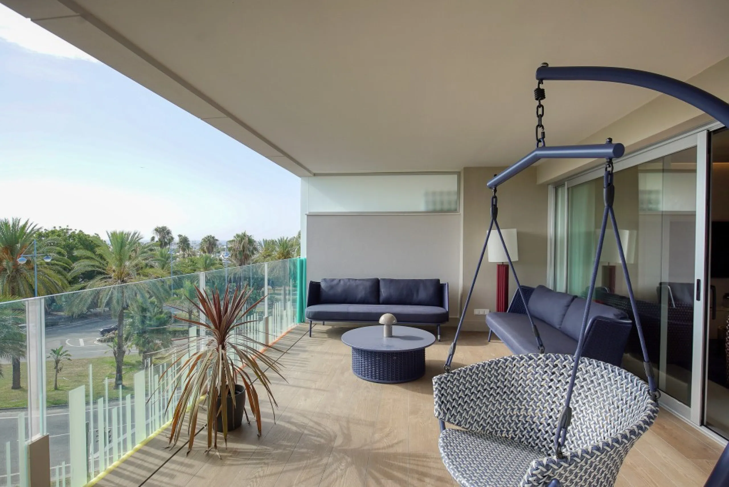 Apartment - Middle Floor Apartment в продаже в Marbella, Málaga. В доме 3 спален и 2 ванных комнат. Площадь дома 103 м²