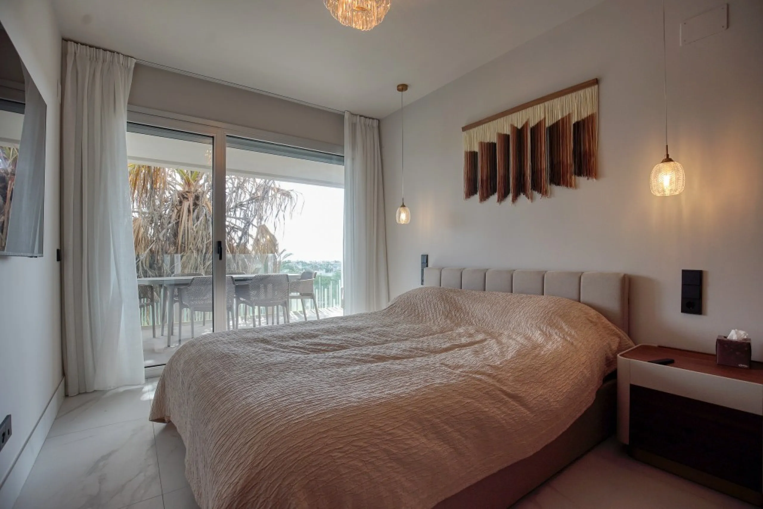 Apartment - Middle Floor Apartment в продаже в Marbella, Málaga. В доме 3 спален и 2 ванных комнат. Площадь дома 103 м²