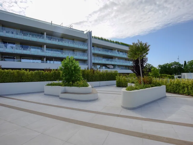 Apartment - Middle Floor Apartment в продаже в Marbella, Málaga. В доме 3 спален и 2 ванных комнат. Площадь дома 103 м²