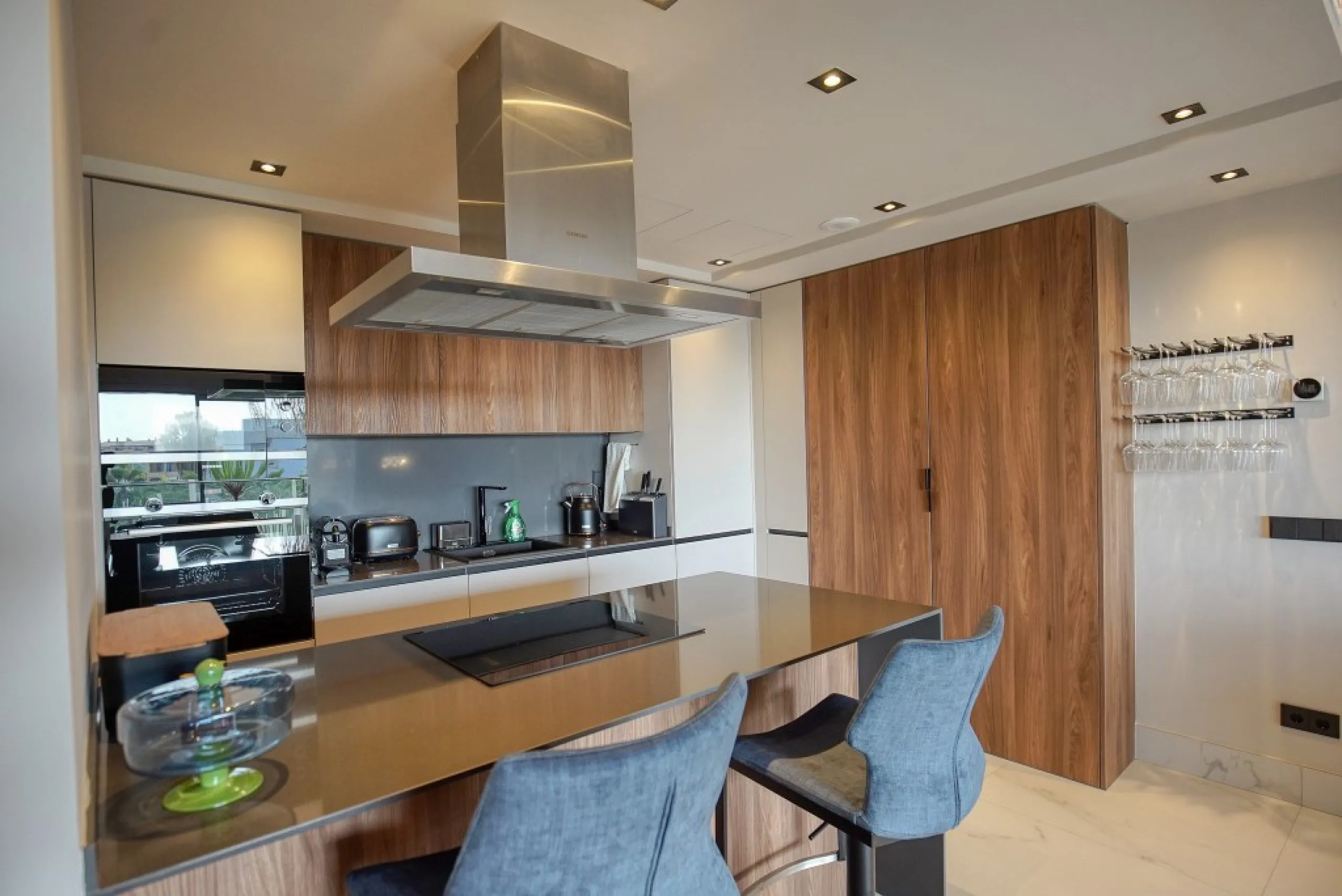 Apartment - Middle Floor Apartment в продаже в Marbella, Málaga. В доме 3 спален и 2 ванных комнат. Площадь дома 103 м²