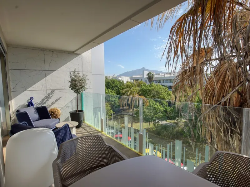 Apartment - Middle Floor Apartment в продаже в Marbella, Málaga. В доме 3 спален и 2 ванных комнат. Площадь дома 103 м²