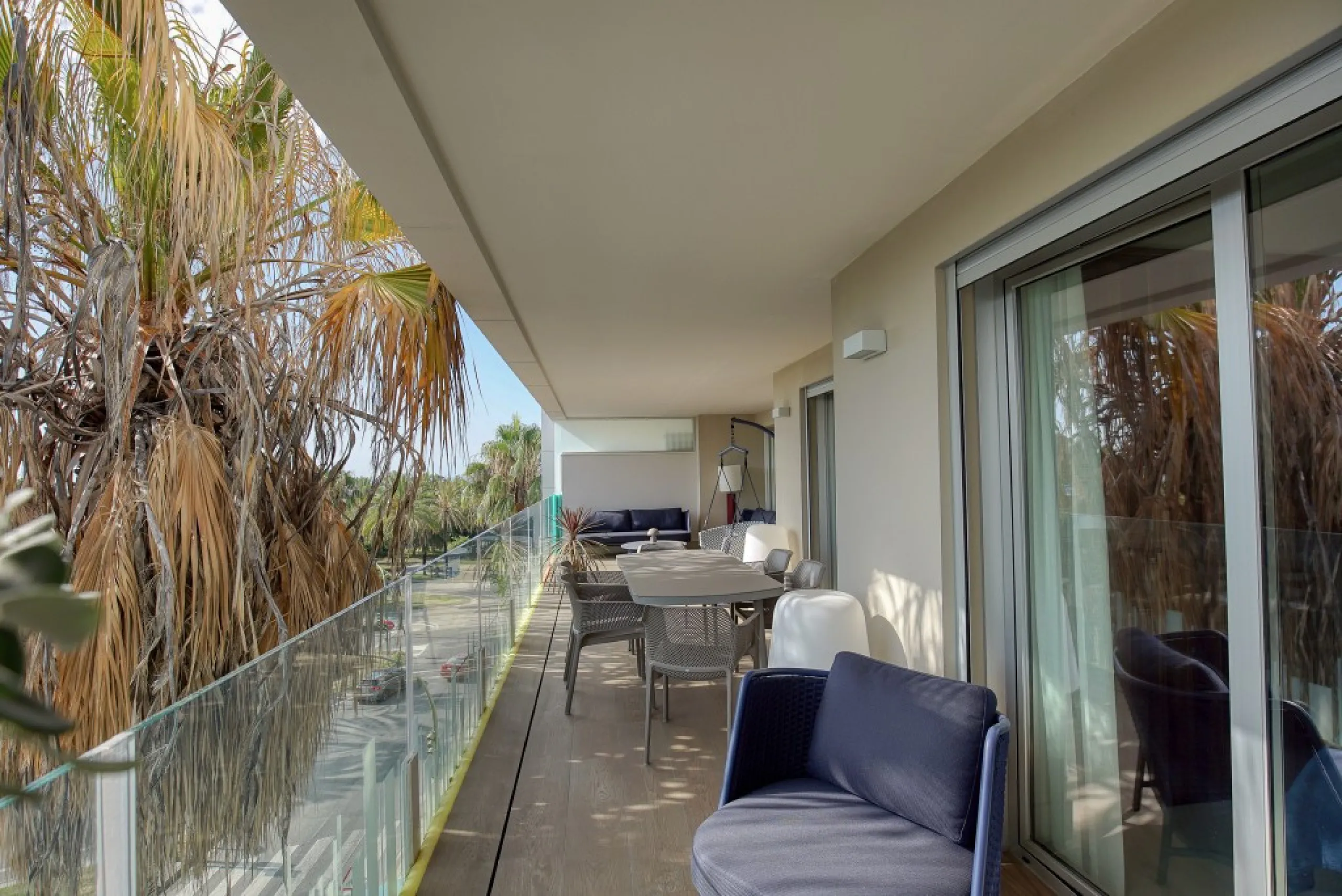 Apartment - Middle Floor Apartment в продаже в Marbella, Málaga. В доме 3 спален и 2 ванных комнат. Площадь дома 103 м²