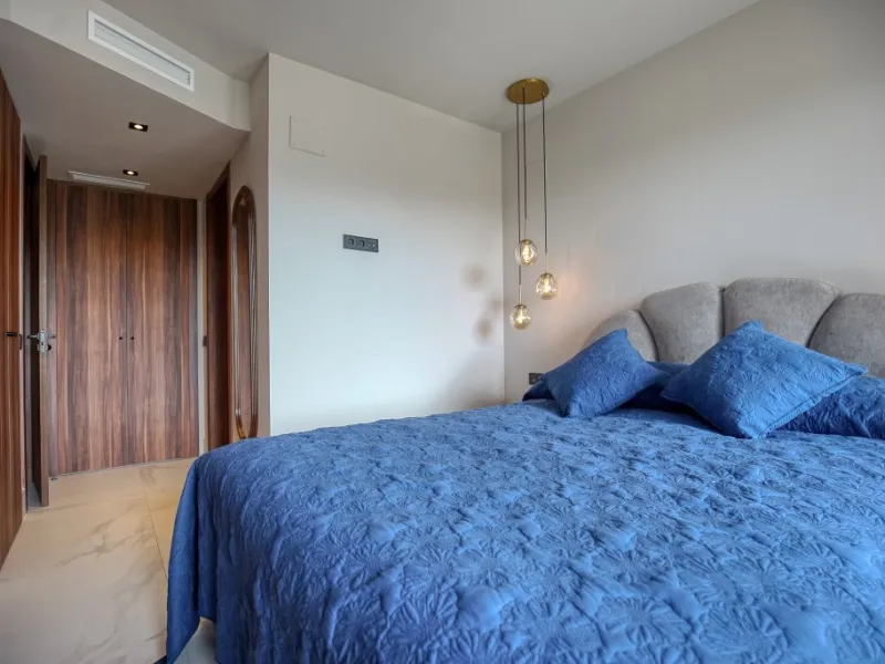 Apartment - Middle Floor Apartment в продаже в Marbella, Málaga. В доме 3 спален и 2 ванных комнат. Площадь дома 103 м²