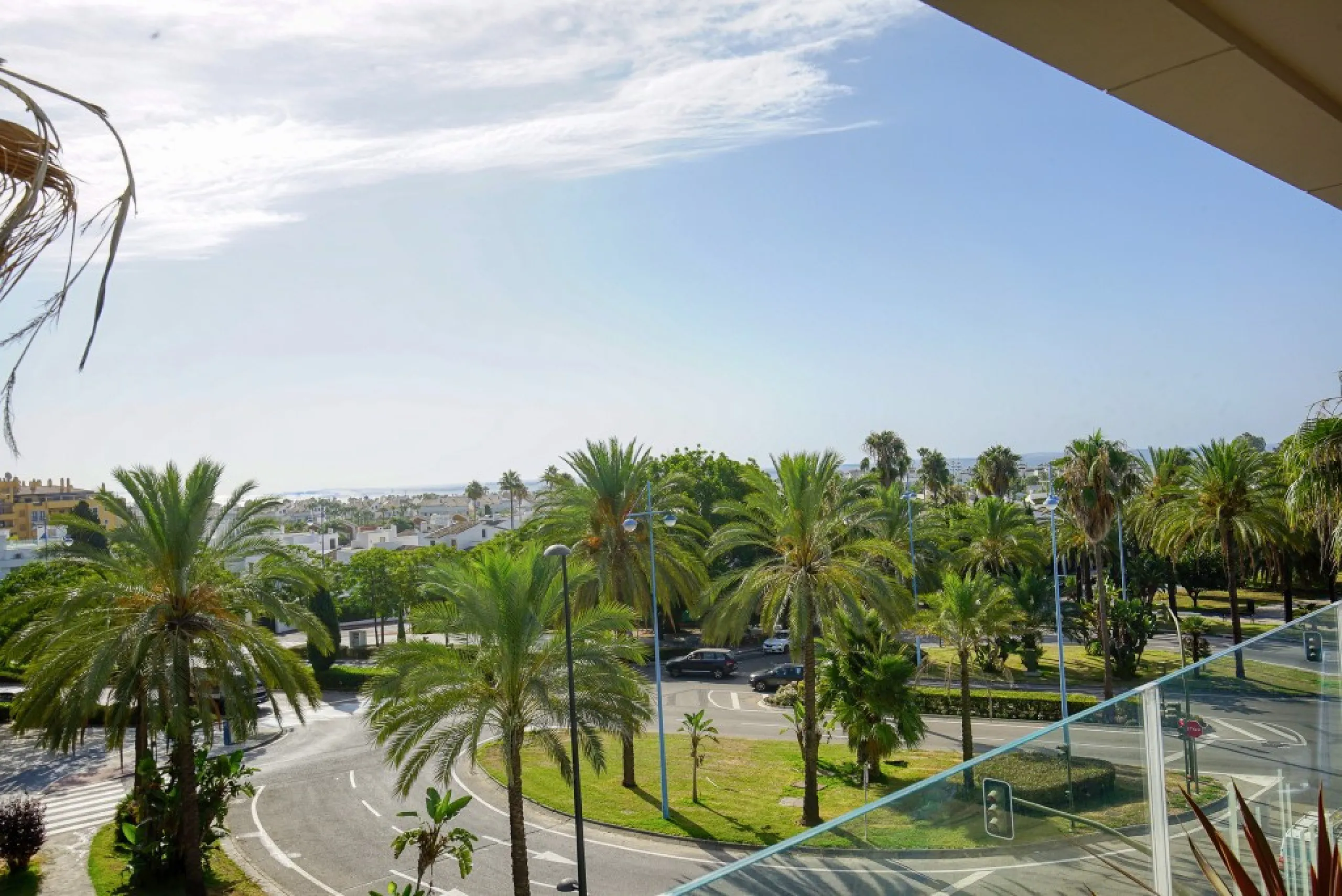 Apartment - Middle Floor Apartment в продаже в Marbella, Málaga. В доме 3 спален и 2 ванных комнат. Площадь дома 103 м²
