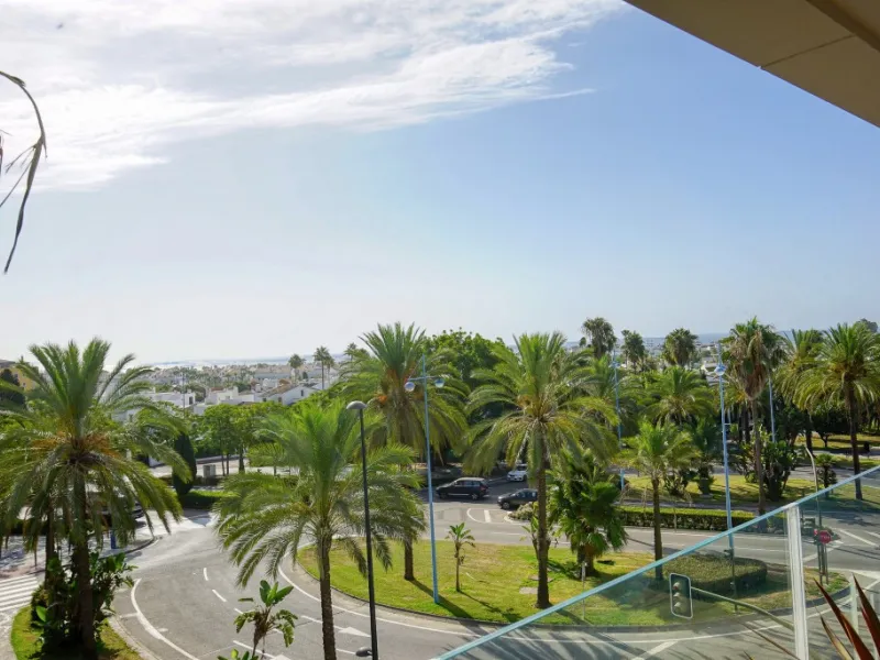Apartment - Middle Floor Apartment в продаже в Marbella, Málaga. В доме 3 спален и 2 ванных комнат. Площадь дома 103 м²