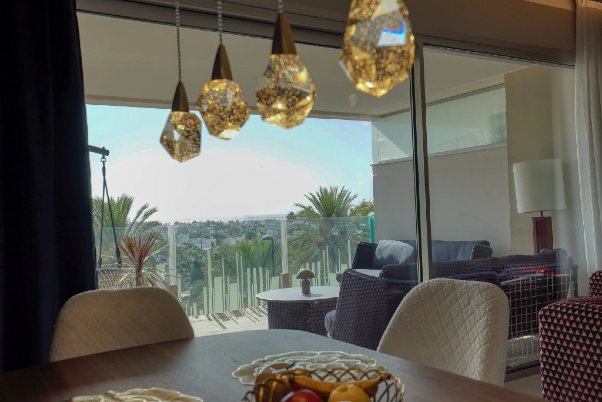 Apartment - Middle Floor Apartment в продаже в Marbella, Málaga. В доме 3 спален и 2 ванных комнат. Площадь дома 103 м²