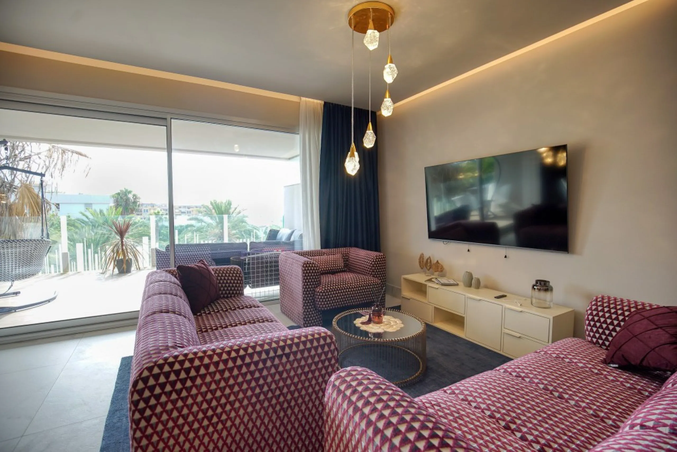 Apartment - Middle Floor Apartment в продаже в Marbella, Málaga. В доме 3 спален и 2 ванных комнат. Площадь дома 103 м²