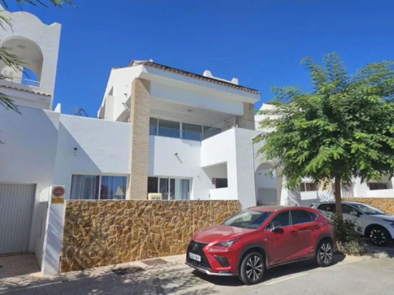 Experience Mediterranean living at its finest in this exceptional 4-bedroom, 5-bathroom luxury detached house located in the prestigious BigBlue residential complex in Torremuelle, Benalmádena.