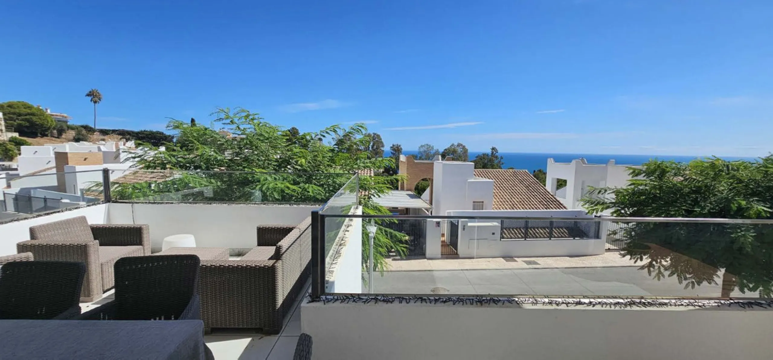 Experience Mediterranean living at its finest in this exceptional 4-bedroom, 5-bathroom luxury detached house located in the prestigious BigBlue residential complex in Torremuelle, Benalmádena.