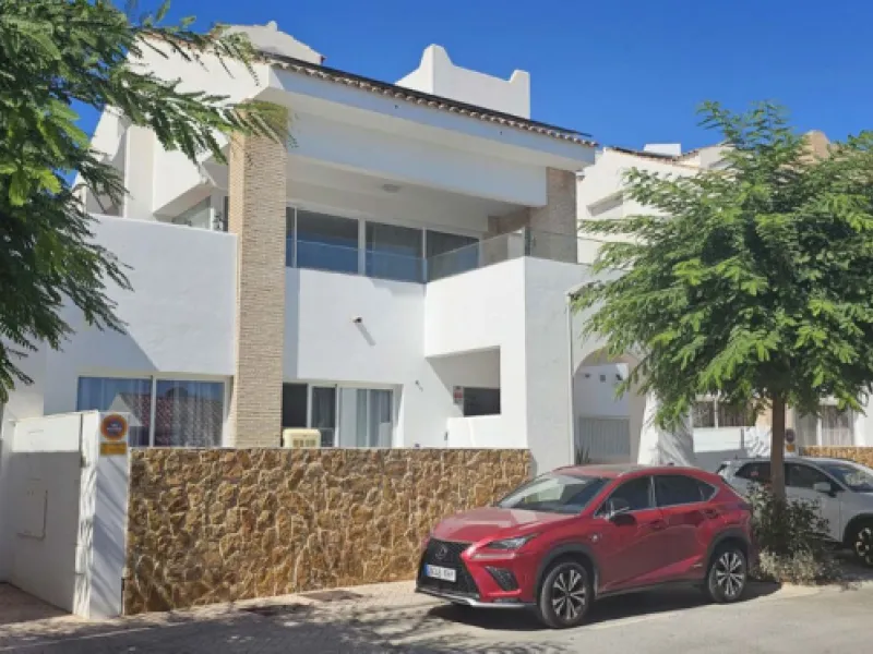 Experience Mediterranean living at its finest in this exceptional 4-bedroom, 5-bathroom luxury detached house located in the prestigious BigBlue residential complex in Torremuelle, Benalmádena.